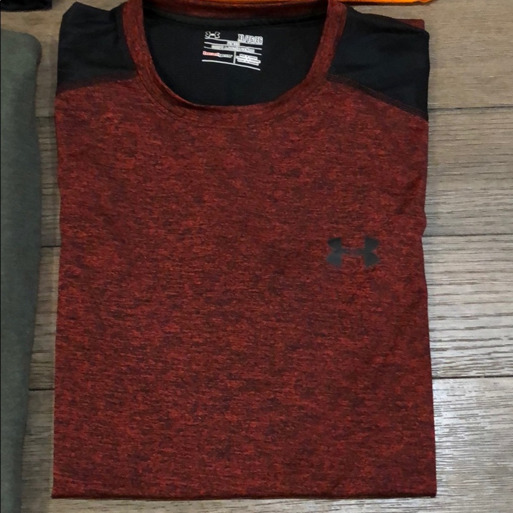 4 short sleeve under armor shirts